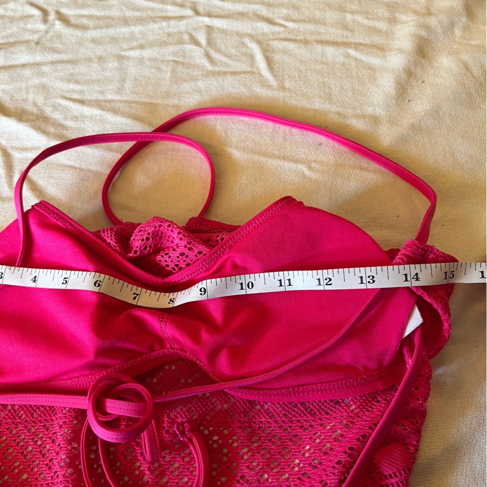 Reaction Kenneth Cole pink crochet halter neck tie bathing suit - Picture 6 of 9